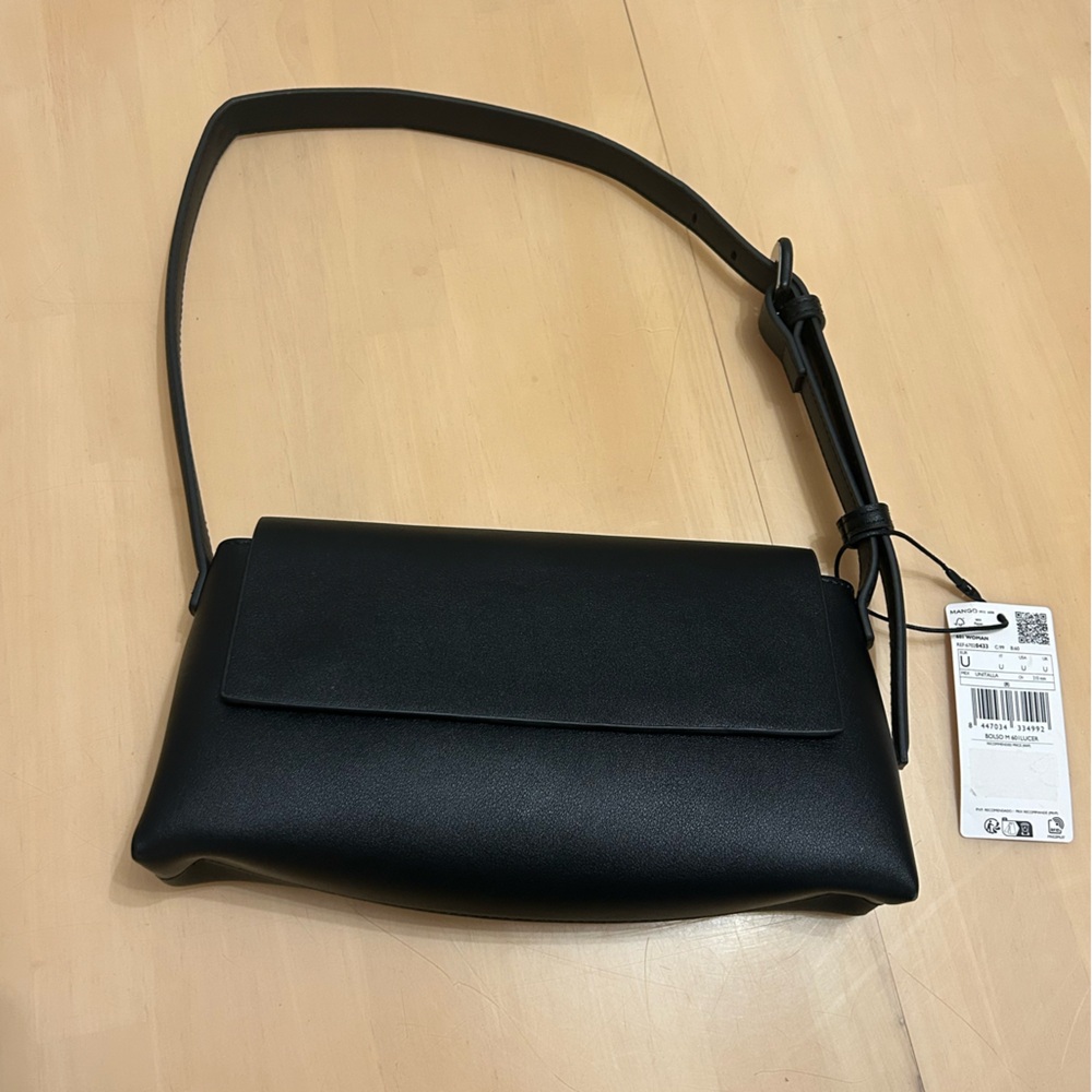 Black purse mango